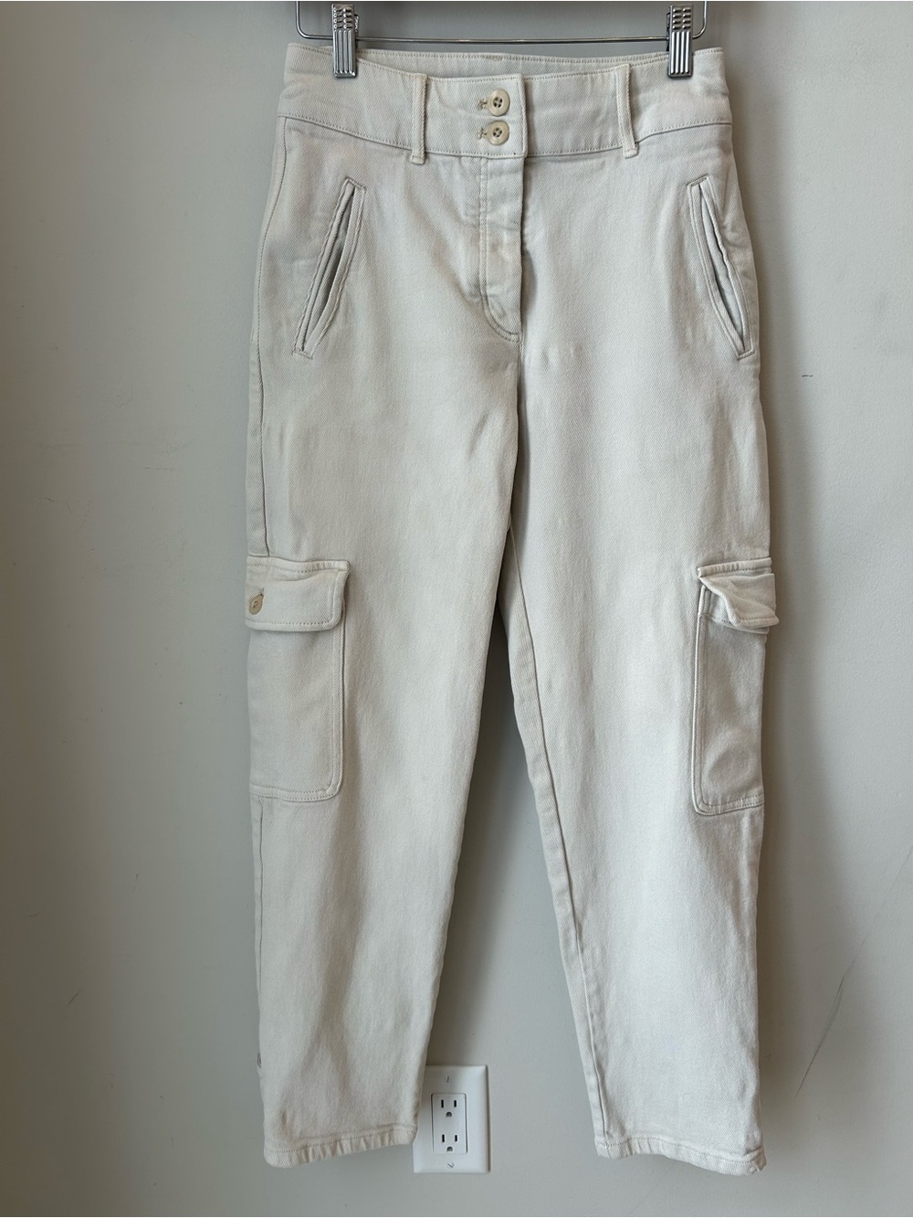 Aritzia Wilfred Free Cream Cargo Utility Crop Pants Size 2 Quiet Luxury